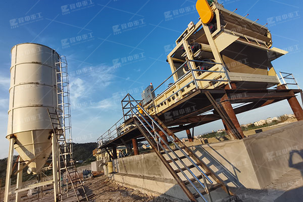 廂式壓濾機(jī)強(qiáng)度高，適合于處理細(xì)顆粒